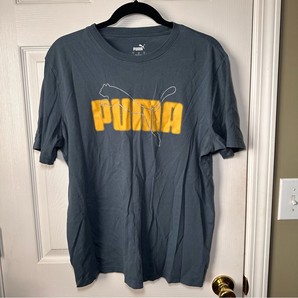 Puma Men's Blue Short Sleeve T-shirt 
Size Large